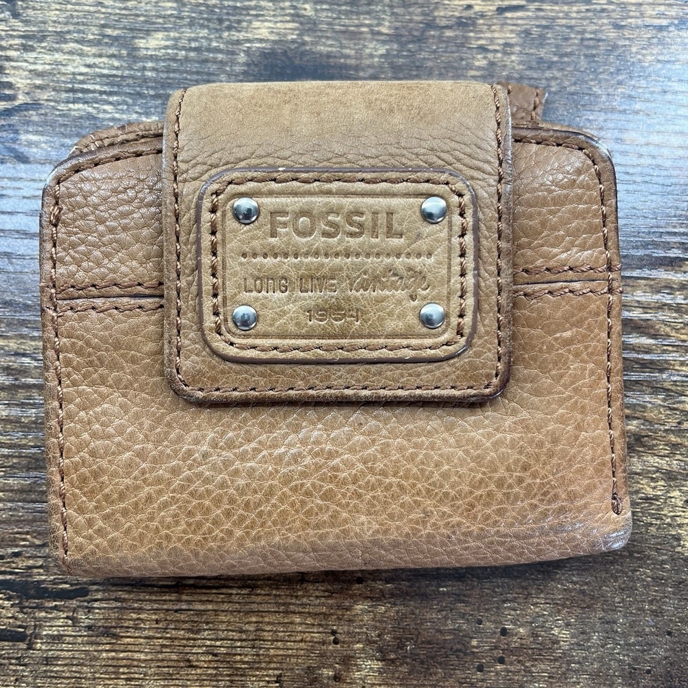 Brown Fossil Long Live Vintage 1954 Small Wallet Cow Hide Leather